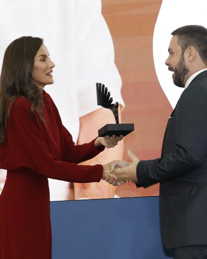 Marcos González Sanz recogiendo el Premio Nacional de Innovación